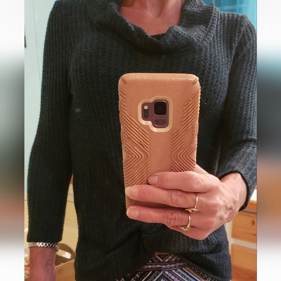 Very petty, dark green, long sleeve, sweater with key hole back. Size small. - Picture 5 of 6